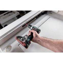 Metabo Akku-Bohrschrauber BS 18 L BL, 18V / 2,0Ah, Mit 2 Akkus Und Koffer -Infactory shop 4503e8864caa3beef3a6ee690e1a17f8c7dc67f2 akku bohrschrauber metabo bs 18 l bl